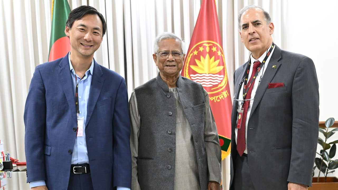 ১২ ফেব্রুয়ারিতেই নির্বাচন, মার্কিন কূটনীতিকদের বললেন প্রধান উপদেষ্টা